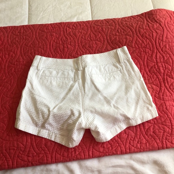 Lilly Pulitzer Callahan Shorts - Picture 2 of 4